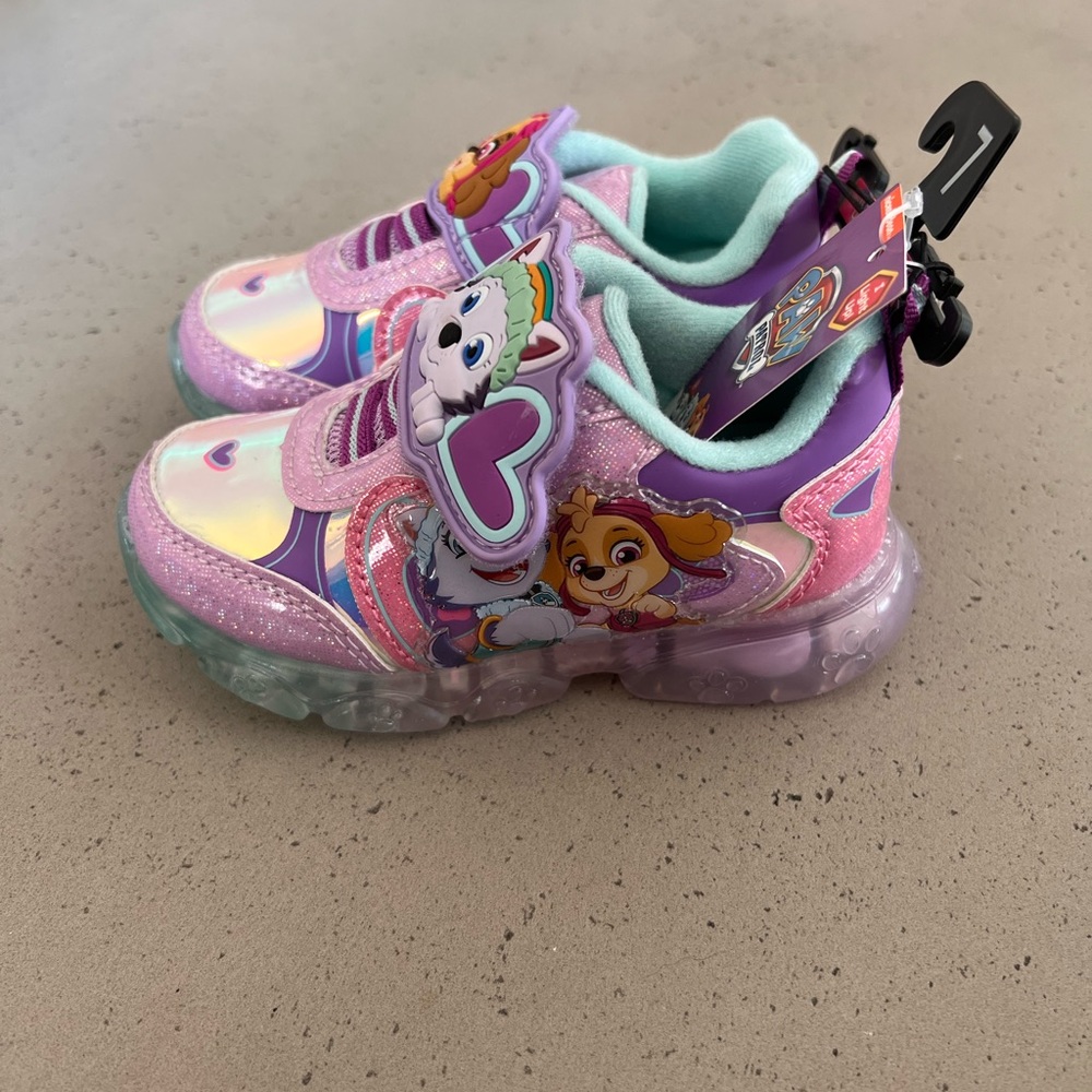 NEW! Light up Paw Patrol purple sneakers for girls (Size 7)